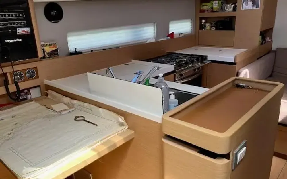 slider 15 Jeanneau Sun Odyssey 410