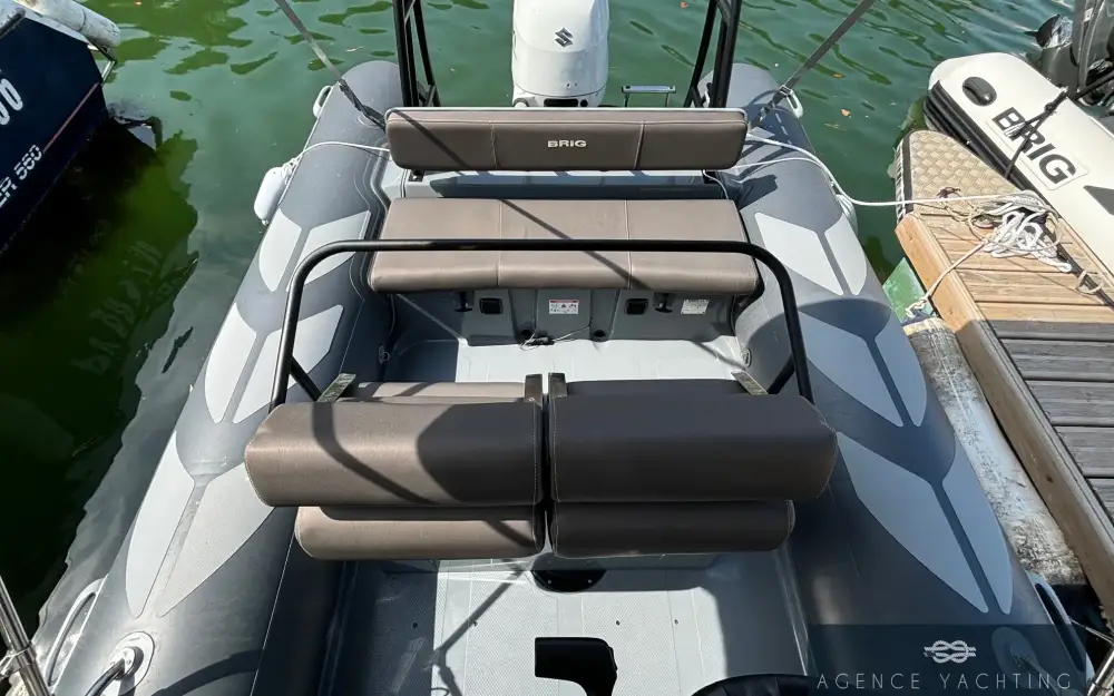 slider 20 Brig Navigator 570 Luxe