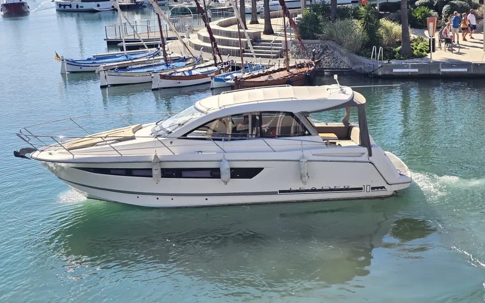 slider 0 Jeanneau Leader 10