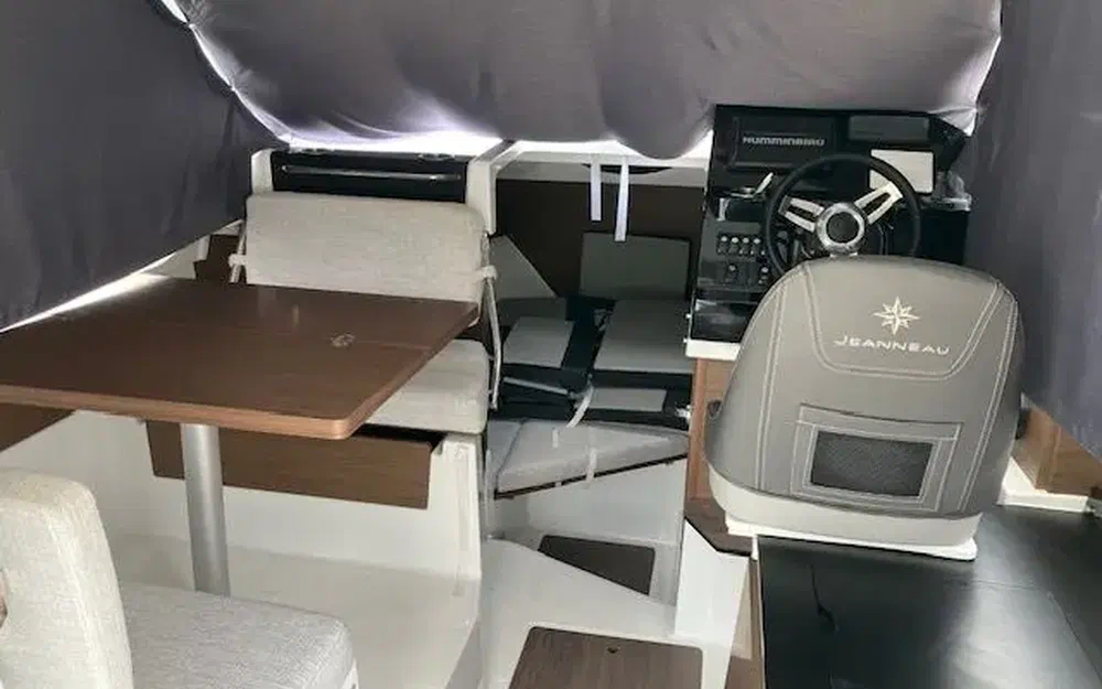 slider 12 Jeanneau Merry Fisher 795