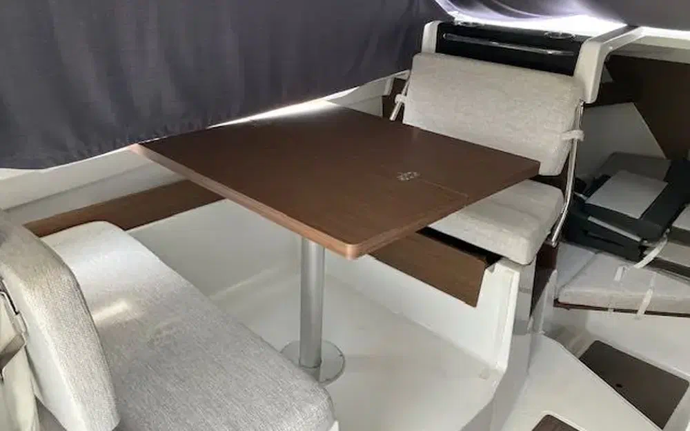 slider 13 Jeanneau Merry Fisher 795