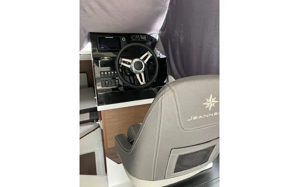 slider 16 Jeanneau Merry Fisher 795