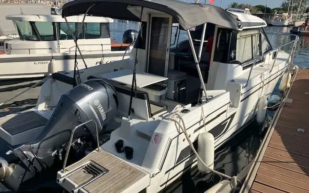 slider 2 Jeanneau Merry Fisher 795