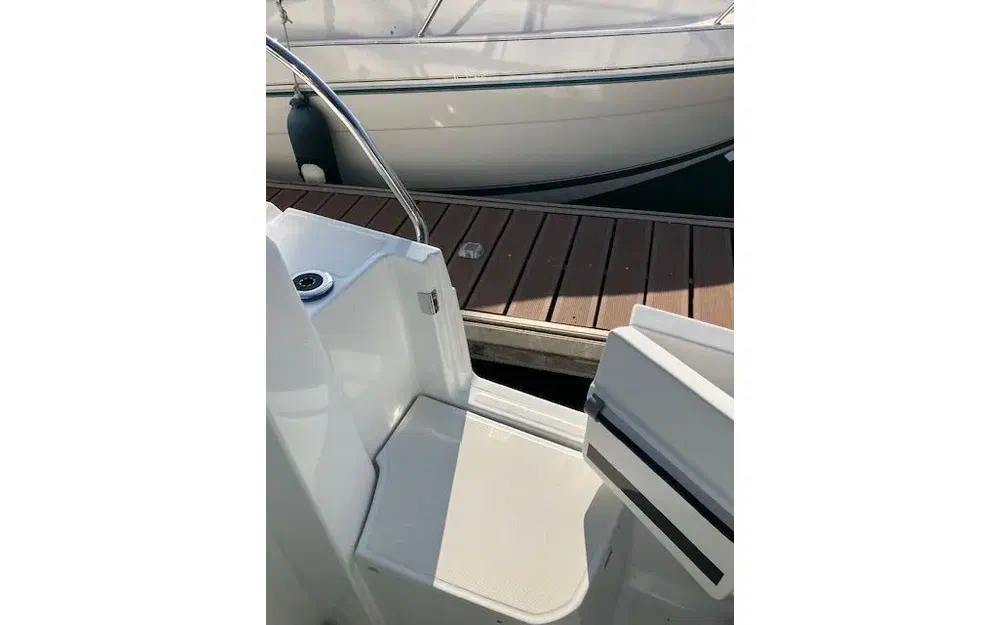 slider 6 Jeanneau Merry Fisher 795