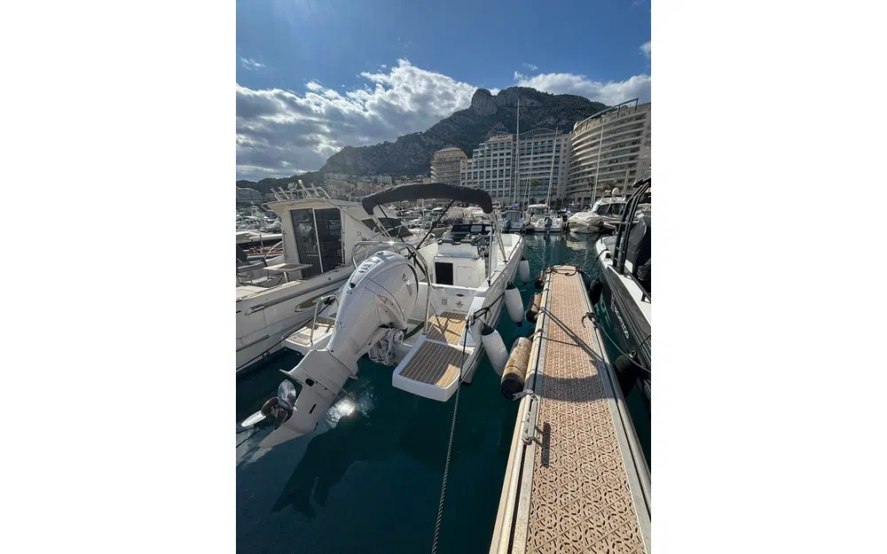 slider 0 Jeanneau Cap Camarat 7.5 CC