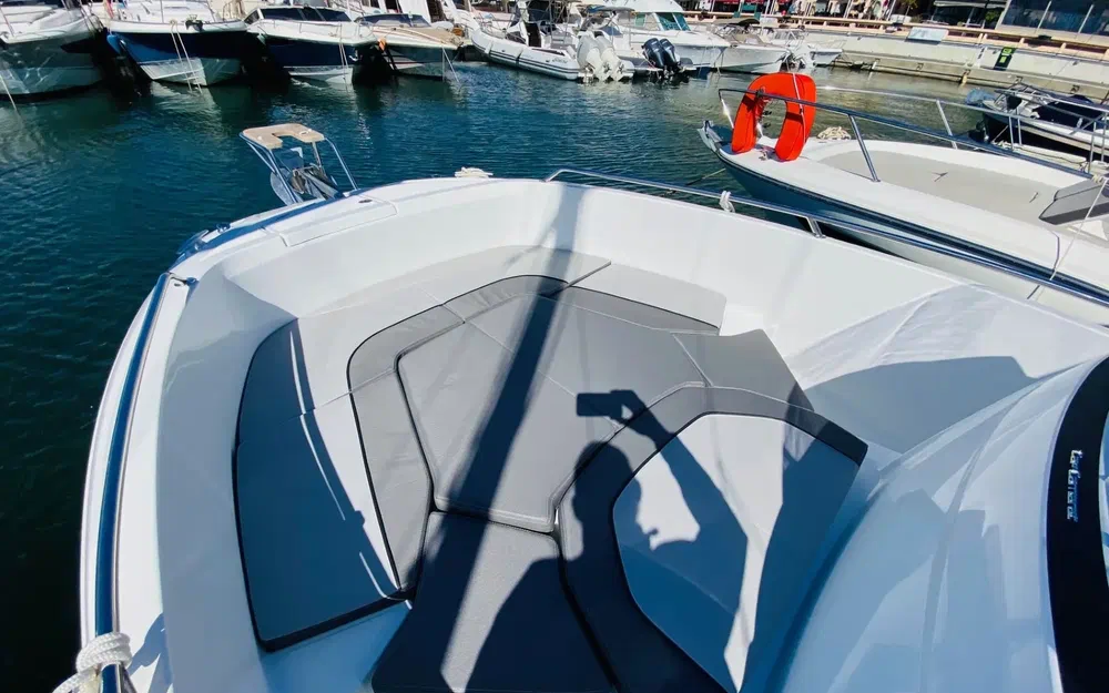 slider 9 Jeanneau Cap Camarat 7.5 CC