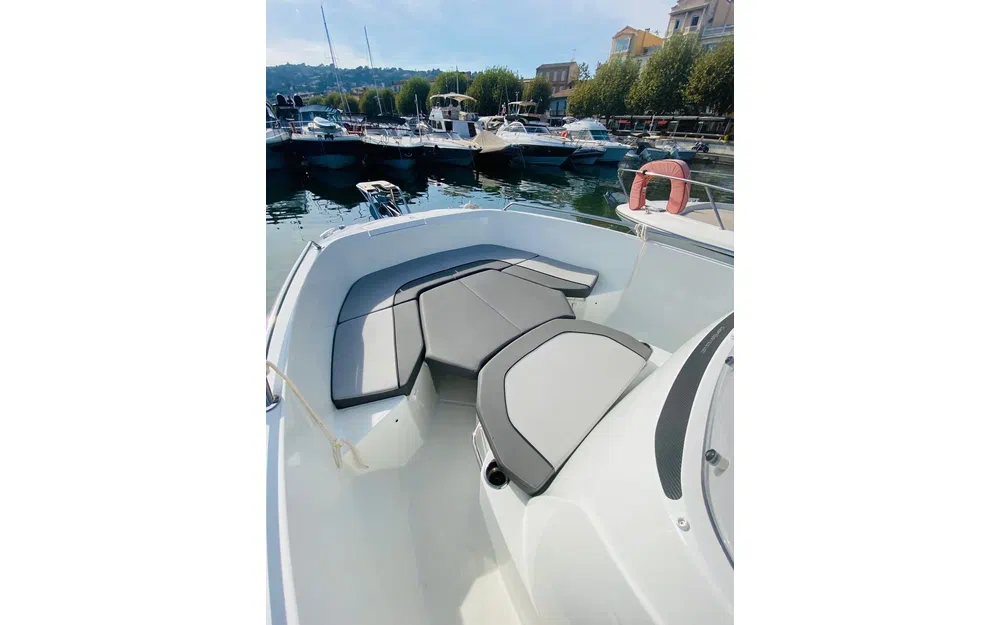 slider 18 Jeanneau Cap Camarat 7.5 CC