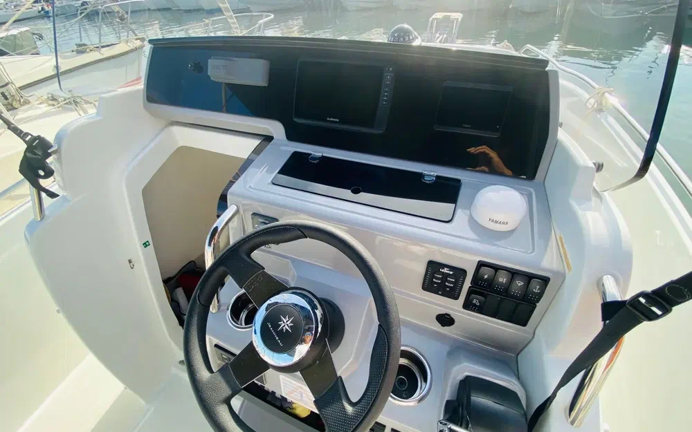 slider 6 Jeanneau Cap Camarat 7.5 CC