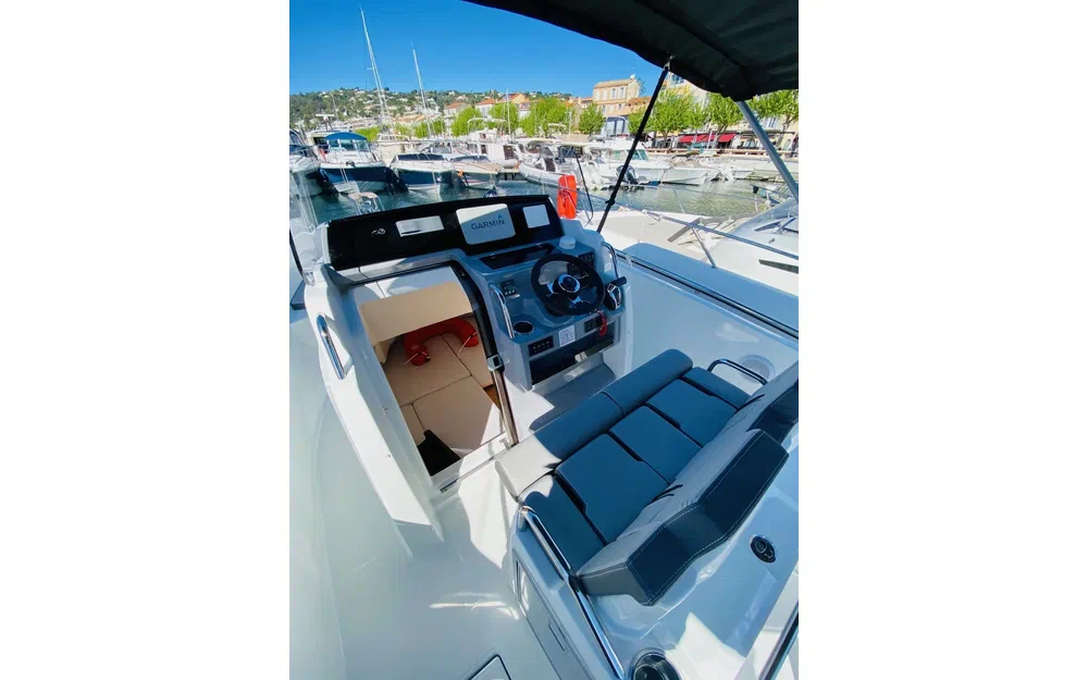 slider 7 Jeanneau Cap Camarat 7.5 CC