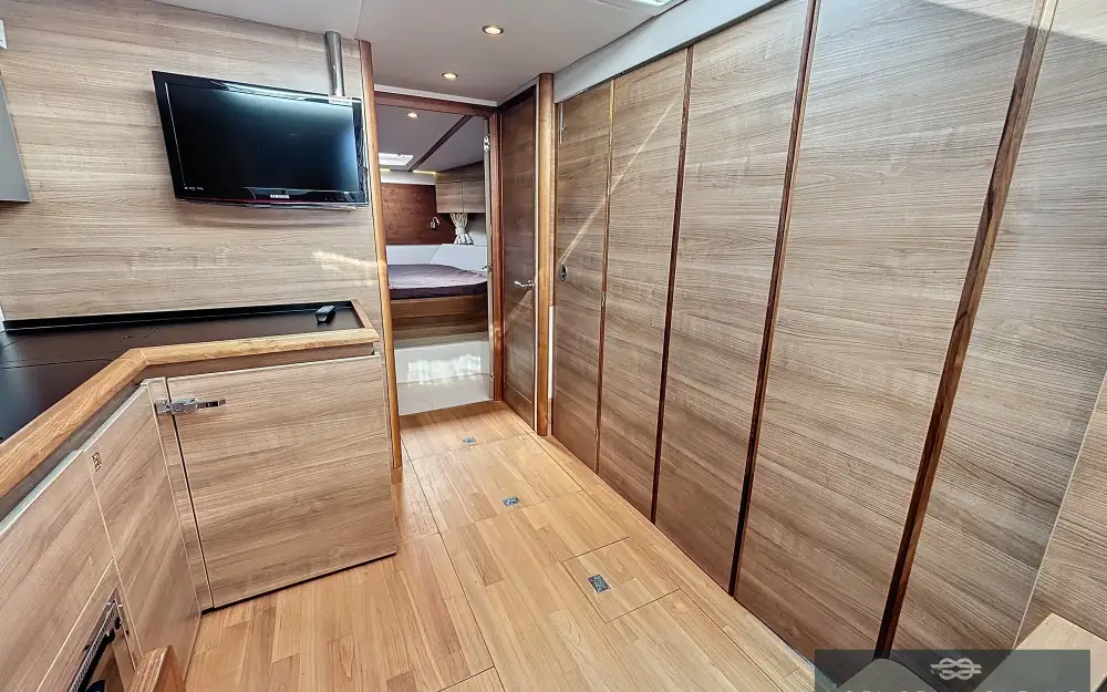 slider 37 Sealine  SC 47