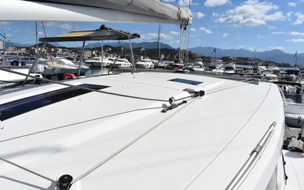 slider 19 Fountaine Pajot Isla 40
