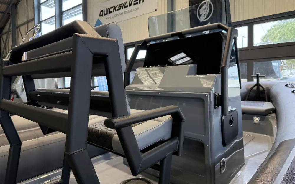 slider 4 Brig Navigator 22 - null