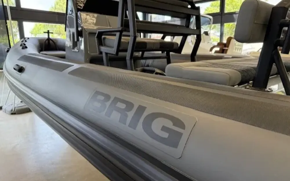 slider 14 Brig Navigator 22