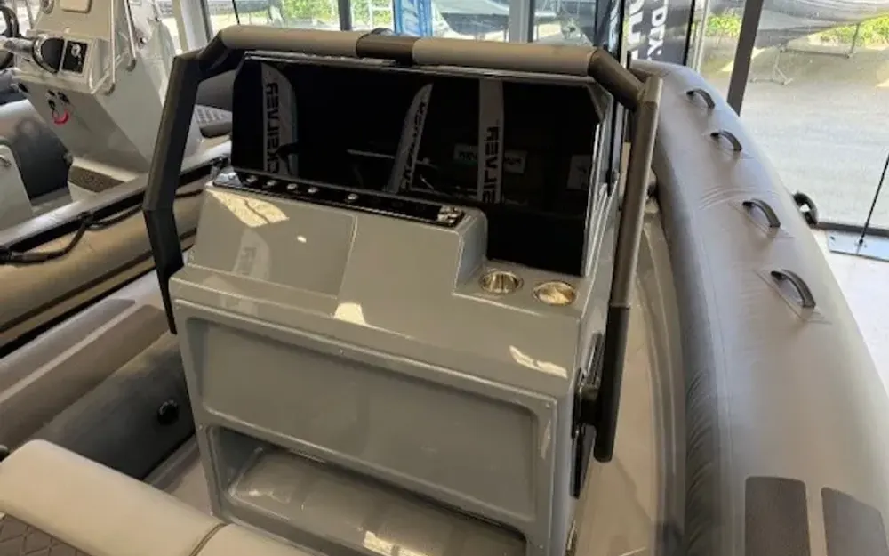 slider 6 Brig Navigator 22