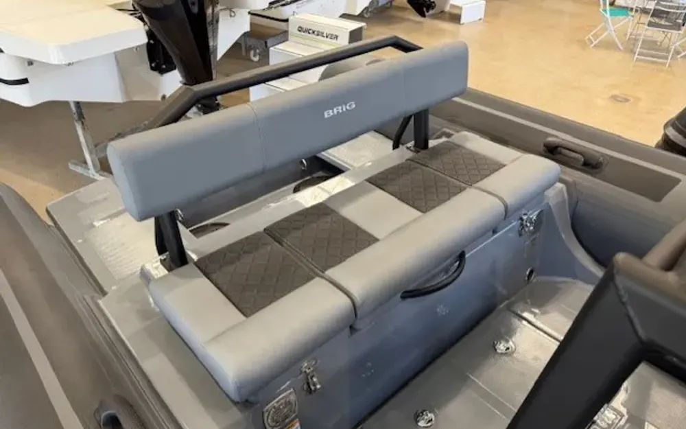 slider 9 Brig Navigator 22