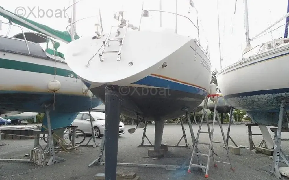 slider 9 Beneteau First 325