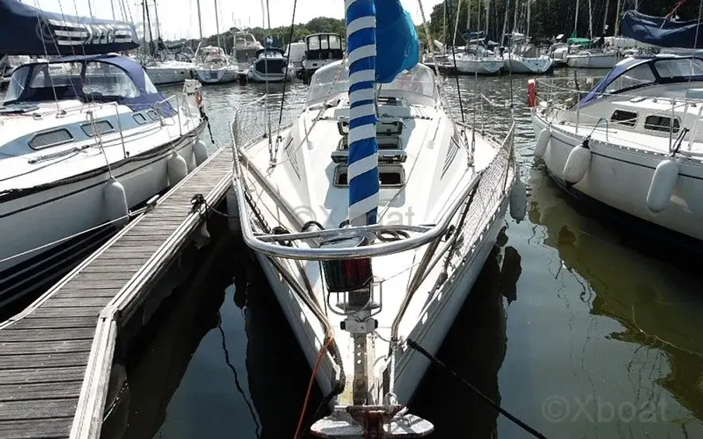 slider 1 Beneteau First 325