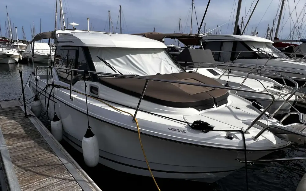 slider 0 Jeanneau Merry Fisher 795