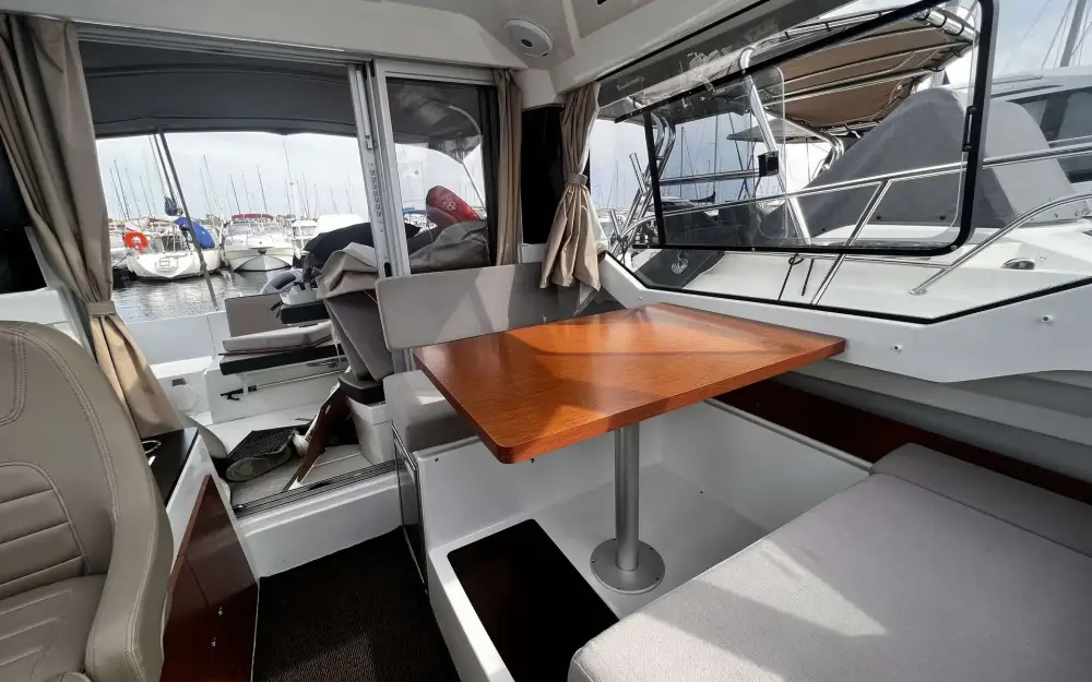 slider 10 Jeanneau Merry Fisher 795