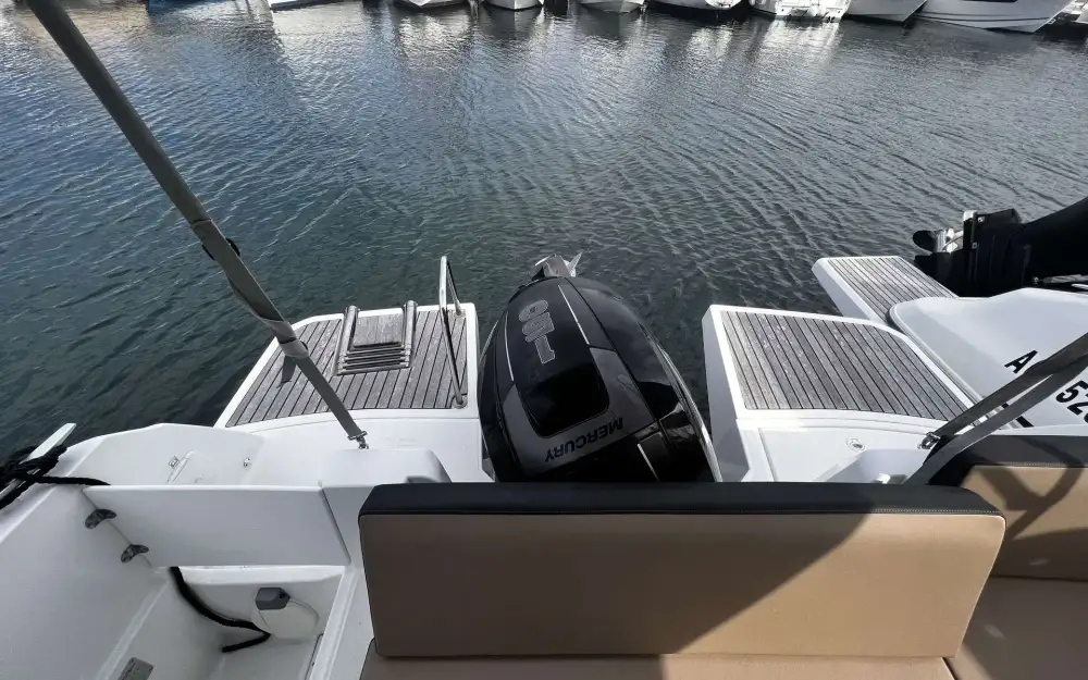 slider 15 Jeanneau Merry Fisher 795