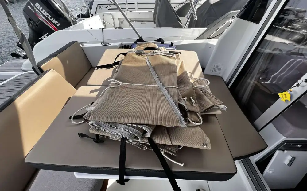 slider 16 Jeanneau Merry Fisher 795