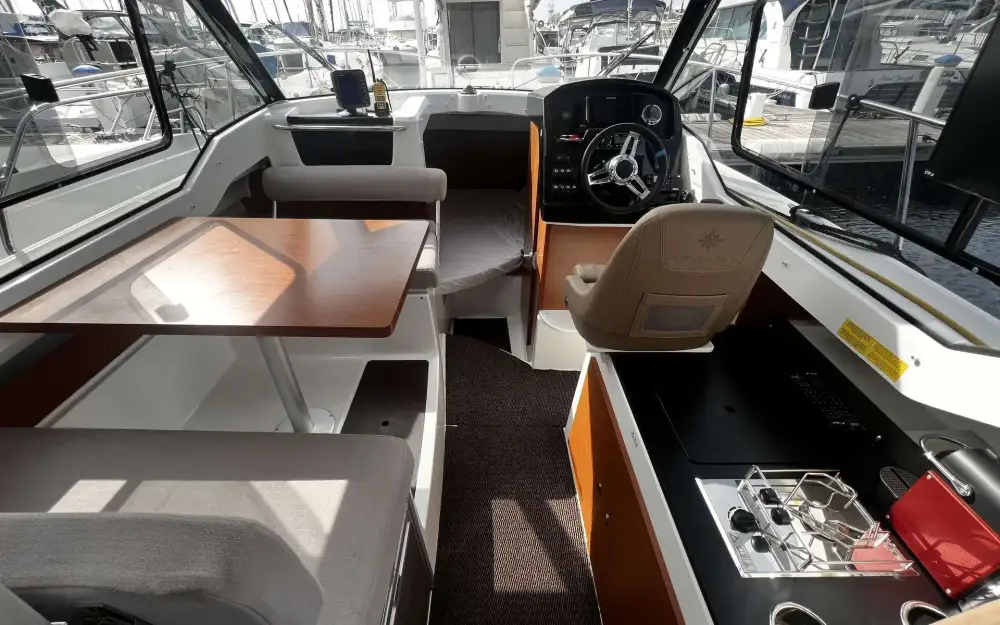 slider 1 Jeanneau Merry Fisher 795