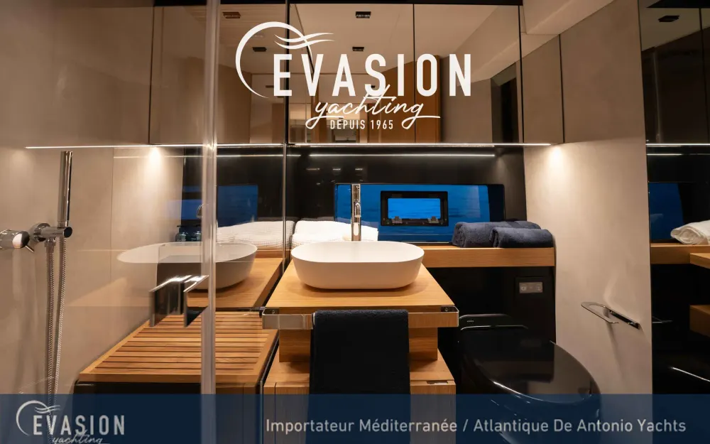 slider 18 De Antonio Yachts D60