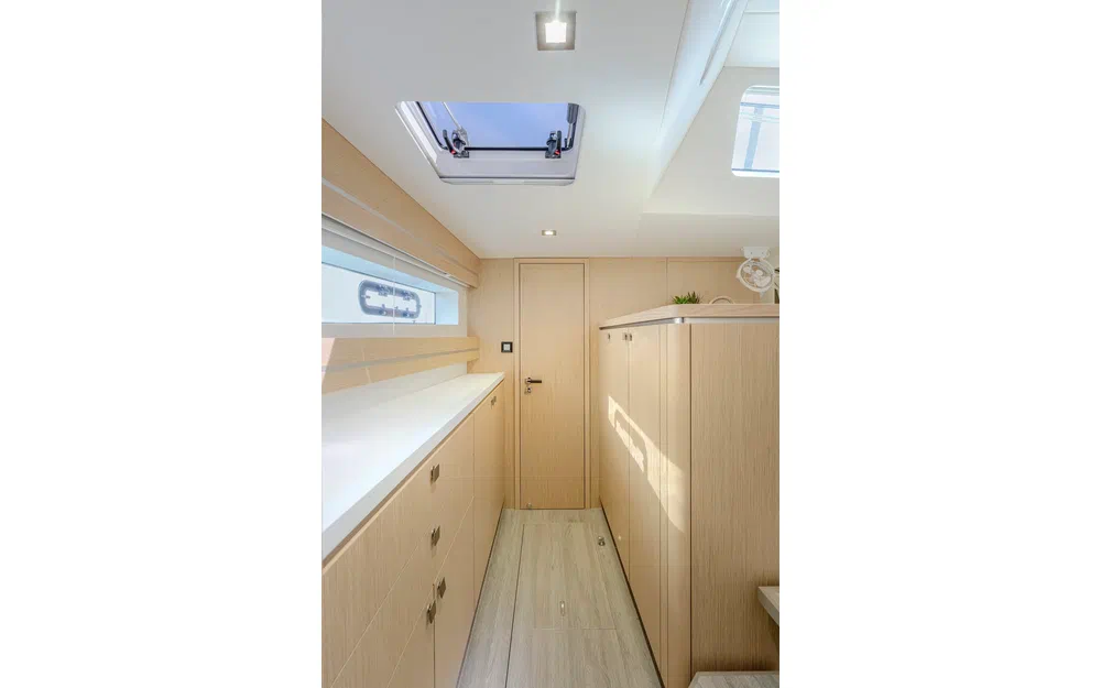 slider 11 Privilege Marine Signature 510