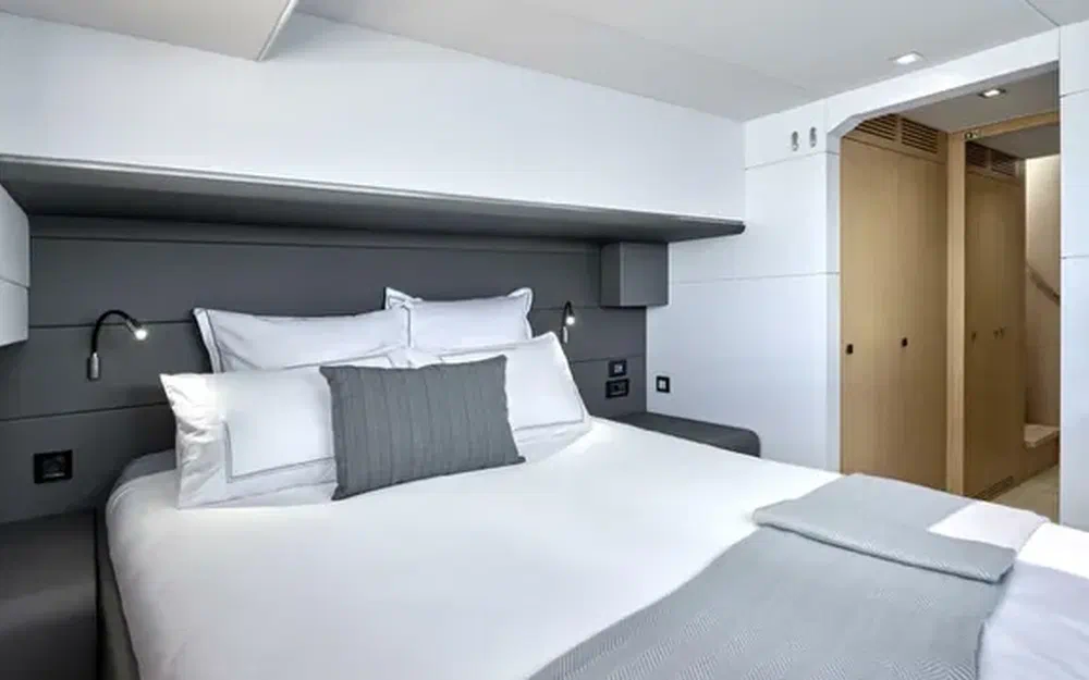 slider 9 Privilege Marine Privilege 580