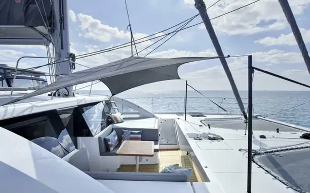 slider 2 Privilege Marine Privilege 580