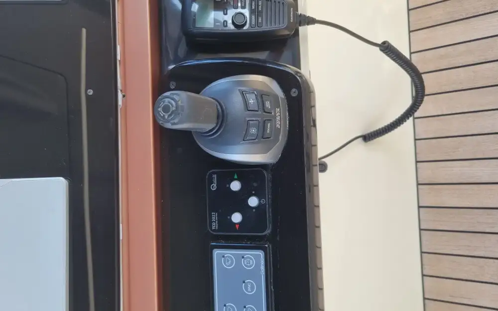 slider 23 Invictus  460 TT