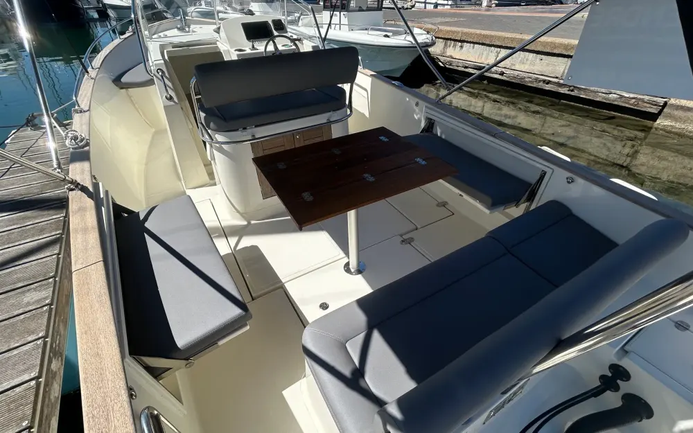 slider 6 Rhea  27 Open