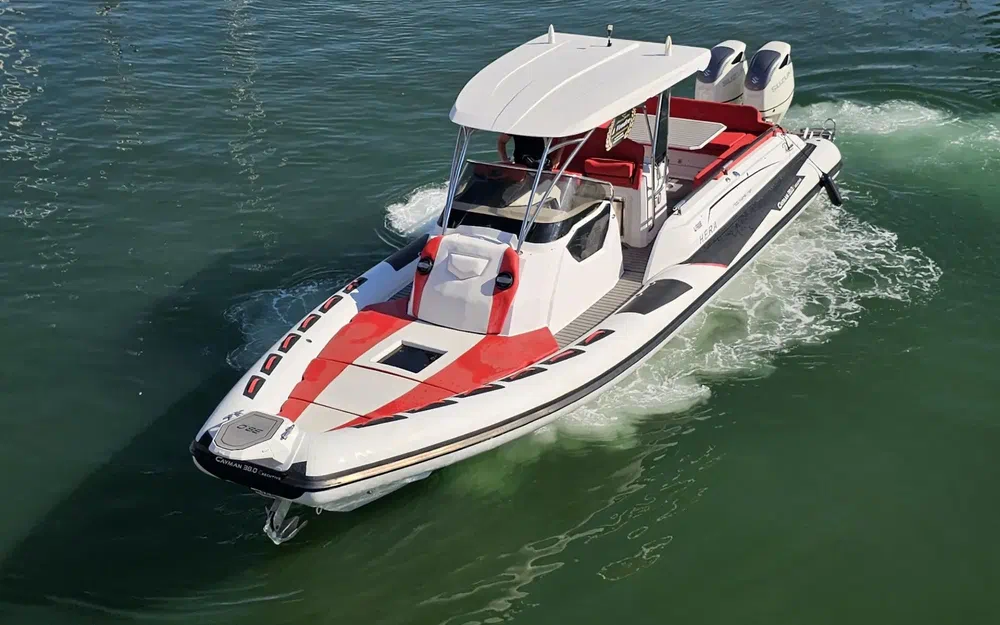 slider 1 Ranieri Cayman 38