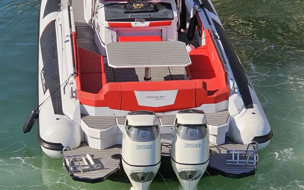 slider 9 Ranieri Cayman 38