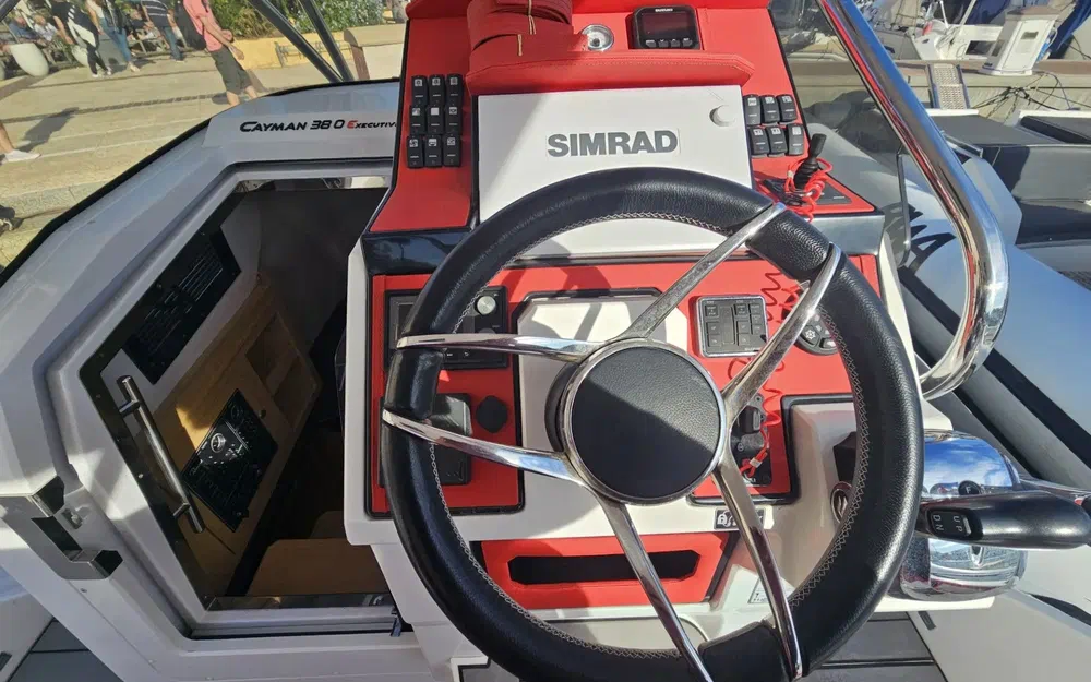 slider 11 Ranieri Cayman 38