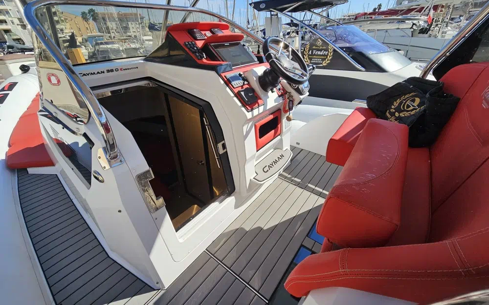 slider 12 Ranieri Cayman 38