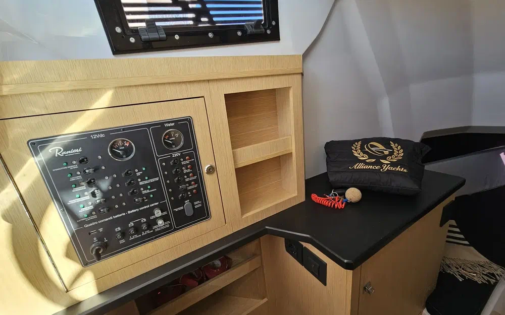 slider 21 Ranieri Cayman 38