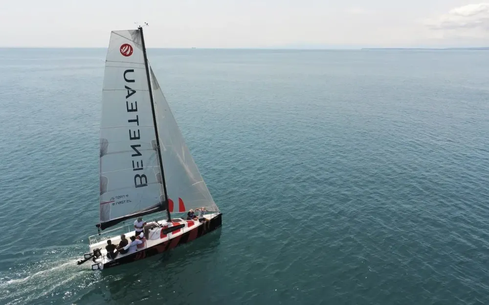 slider 1 Beneteau FIRST 24 SE - null
