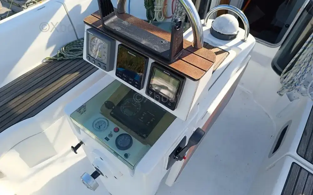 slider 8 Beneteau Oceanis 351