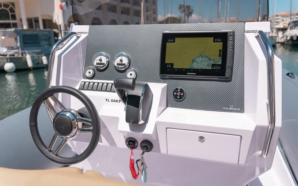 slider 2 Italboats Stingher 28 GT