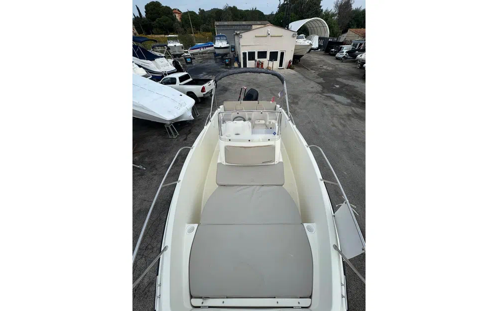 slider 18 Quicksilver 675