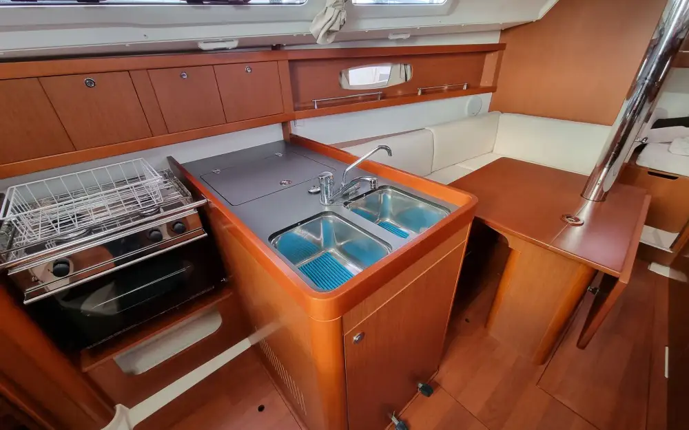 slider 12 Beneteau Oceanis 31