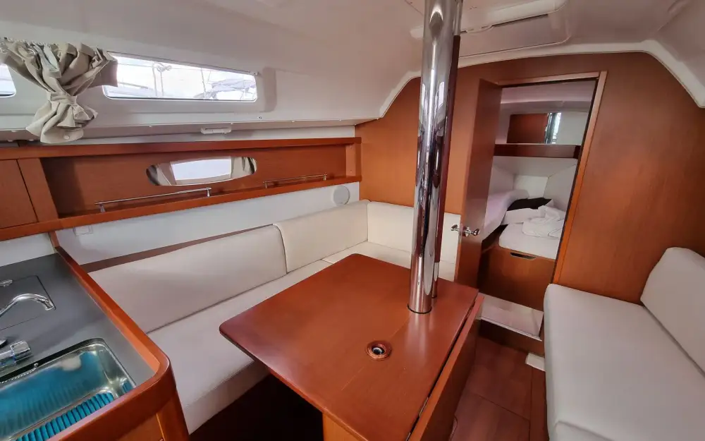 slider 15 Beneteau Oceanis 31