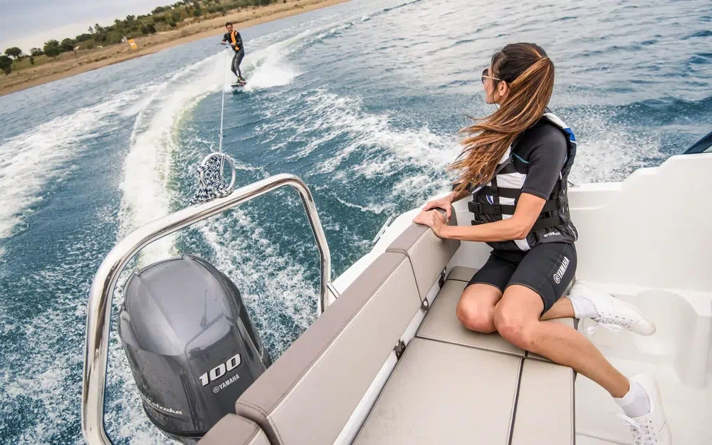 slider 1 YAMAHA F100LB