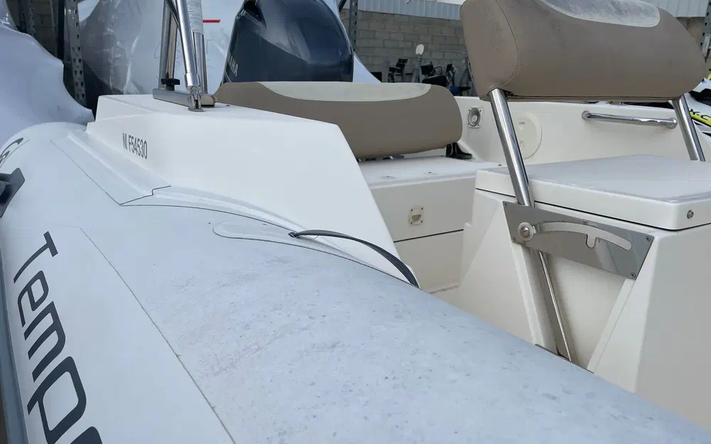 slider 17 Capelli Tempest 600