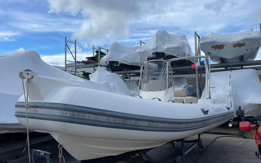 slider 0 Capelli Tempest 600