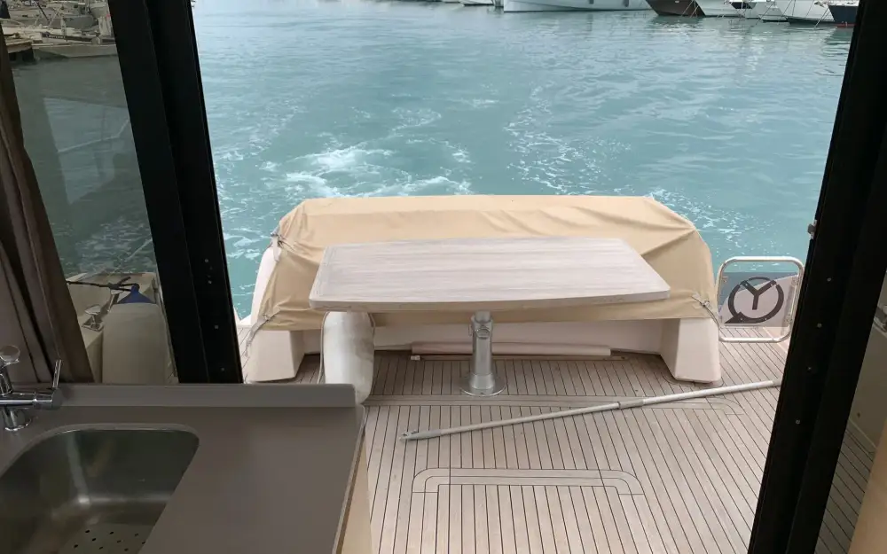 slider 9 Queens Yachts  50 HT