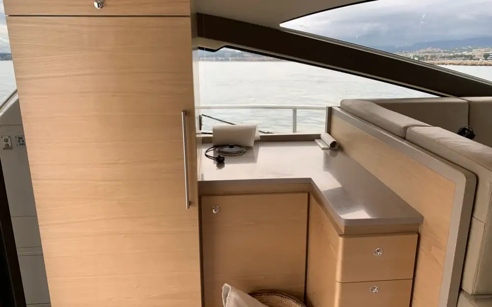 slider 10 Queens Yachts  50 HT