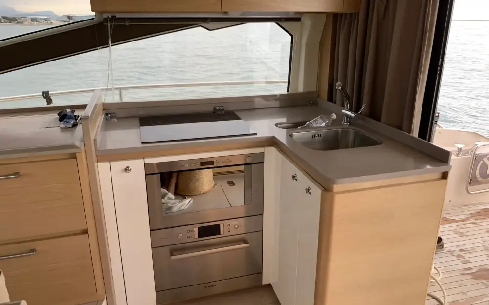 slider 13 Queens Yachts  50 HT