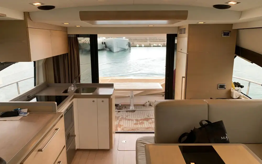 slider 14 Queens Yachts  50 HT